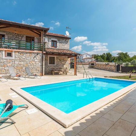 Lovely Home In Visnjan With Outdoor Swimming Pool Exterior photo